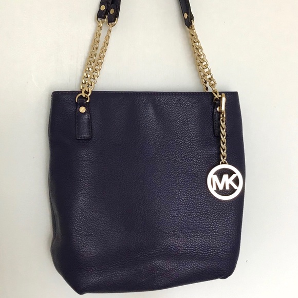 Michael Kors Handbags - Michael Kors Pebble Leather Shoulder/Crossbody